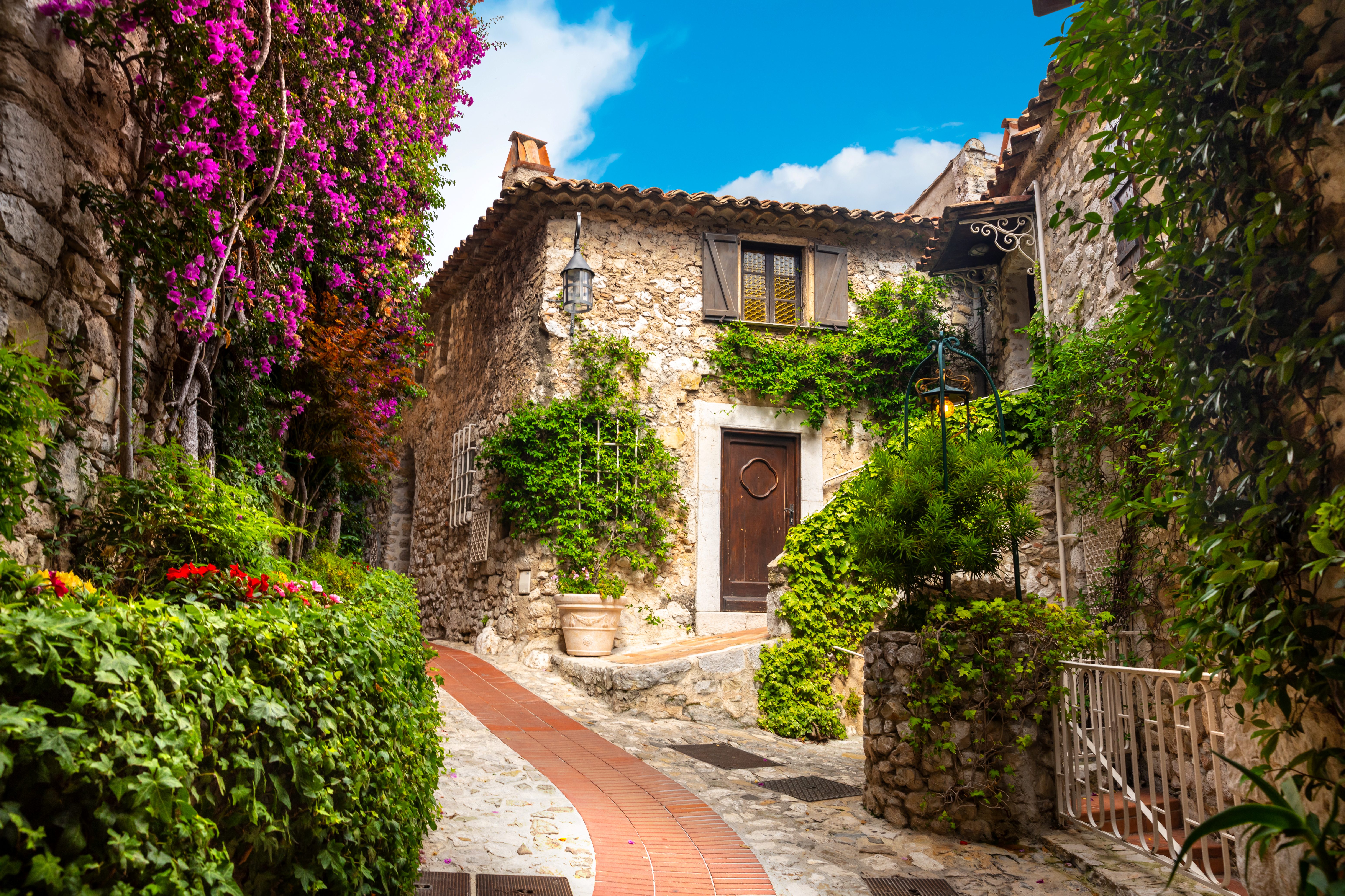 Hilltop Villages (Villages Perchés)